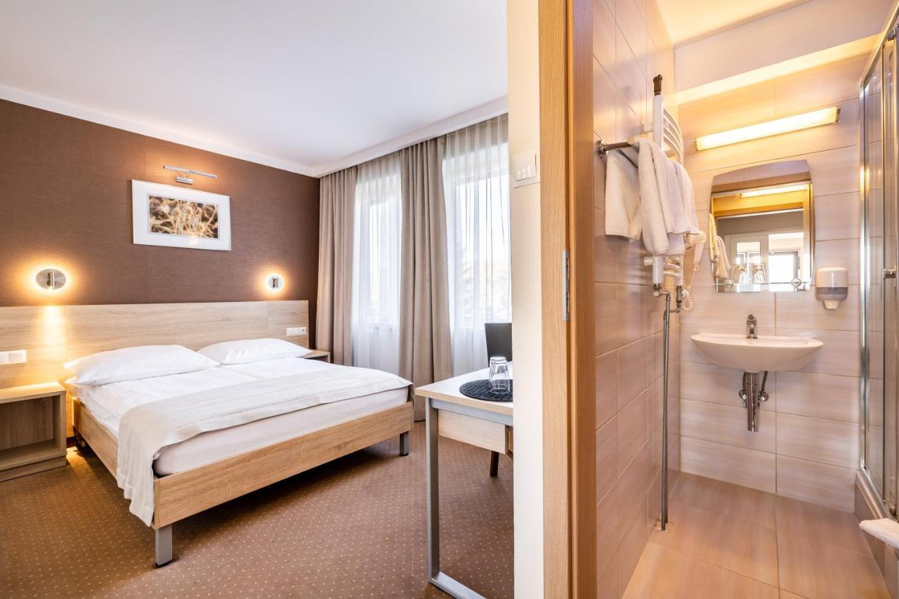 Hotel Lesny Bialystok Bagian luar foto