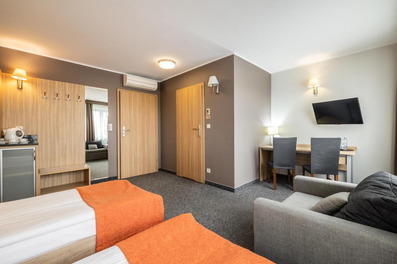 Hotel Lesny Bialystok Bagian luar foto