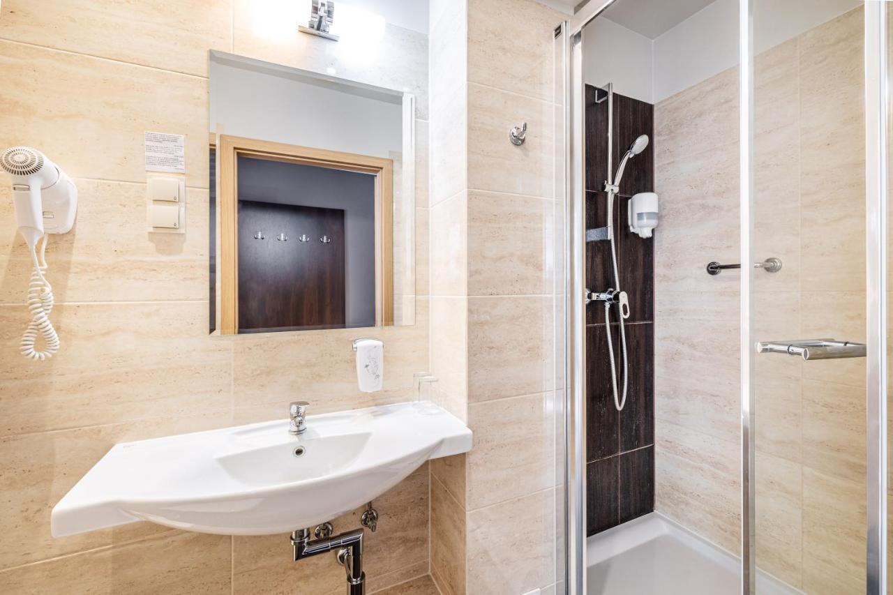 Hotel Lesny Bialystok Bagian luar foto