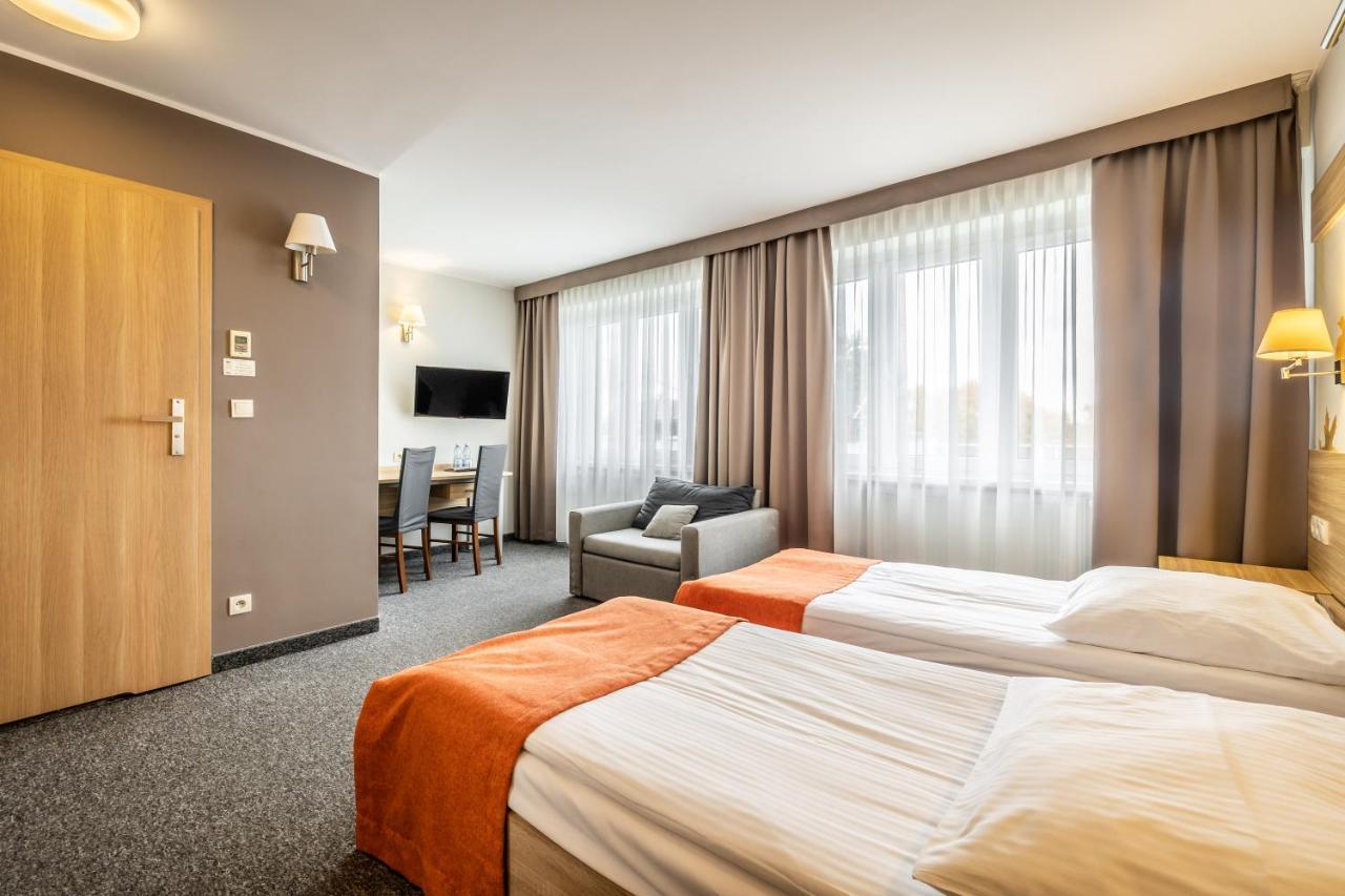 Hotel Lesny Bialystok Bagian luar foto