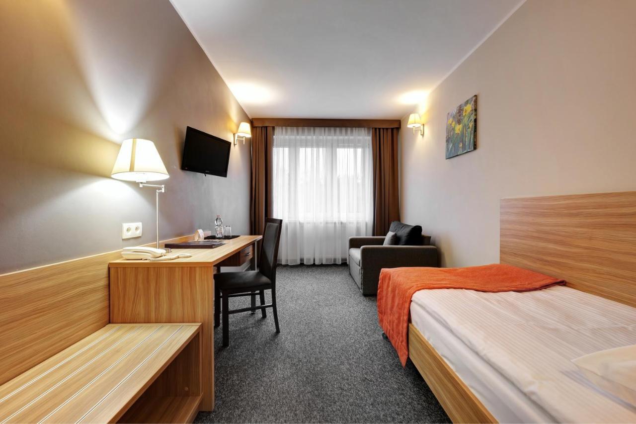 Hotel Lesny Bialystok Bagian luar foto