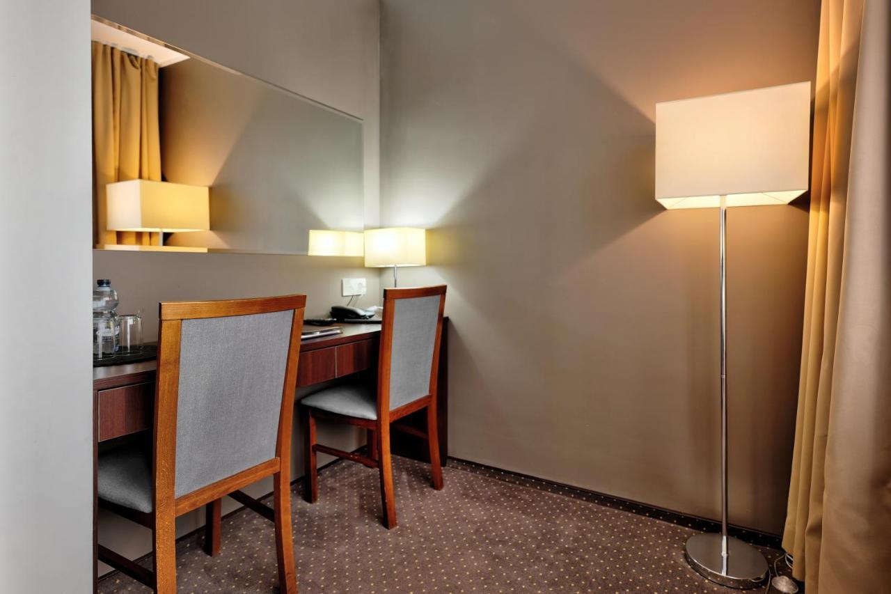 Hotel Lesny Bialystok Bagian luar foto