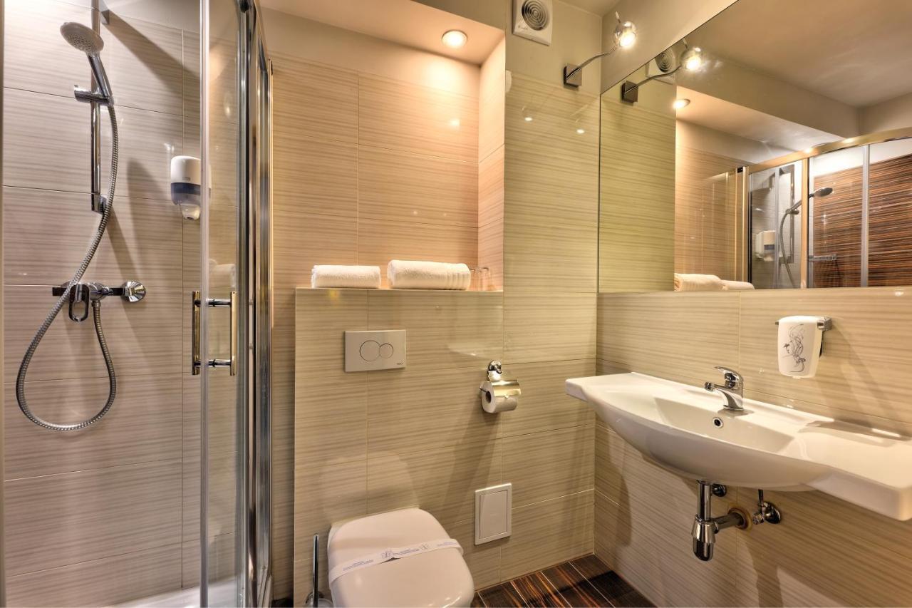 Hotel Lesny Bialystok Bagian luar foto