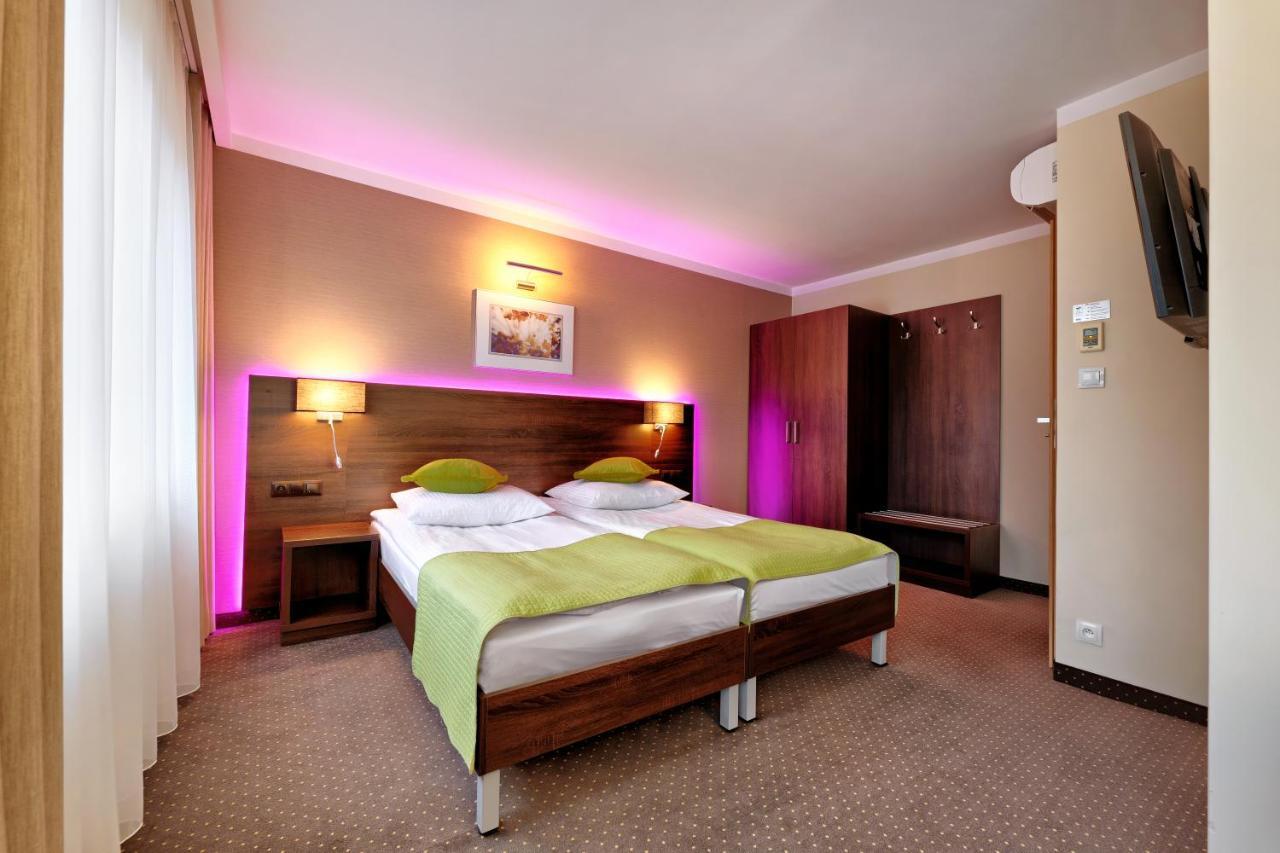 Hotel Lesny Bialystok Bagian luar foto