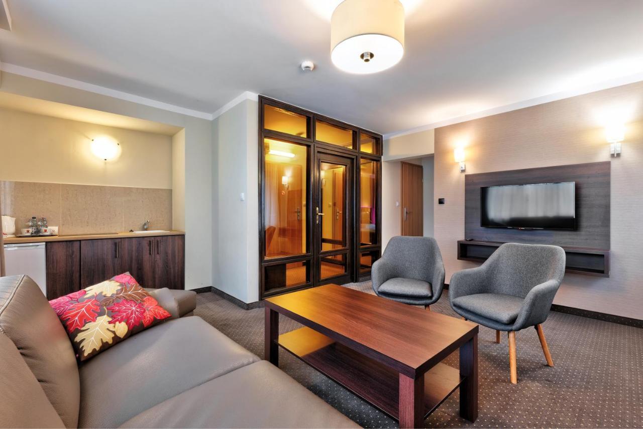 Hotel Lesny Bialystok Bagian luar foto