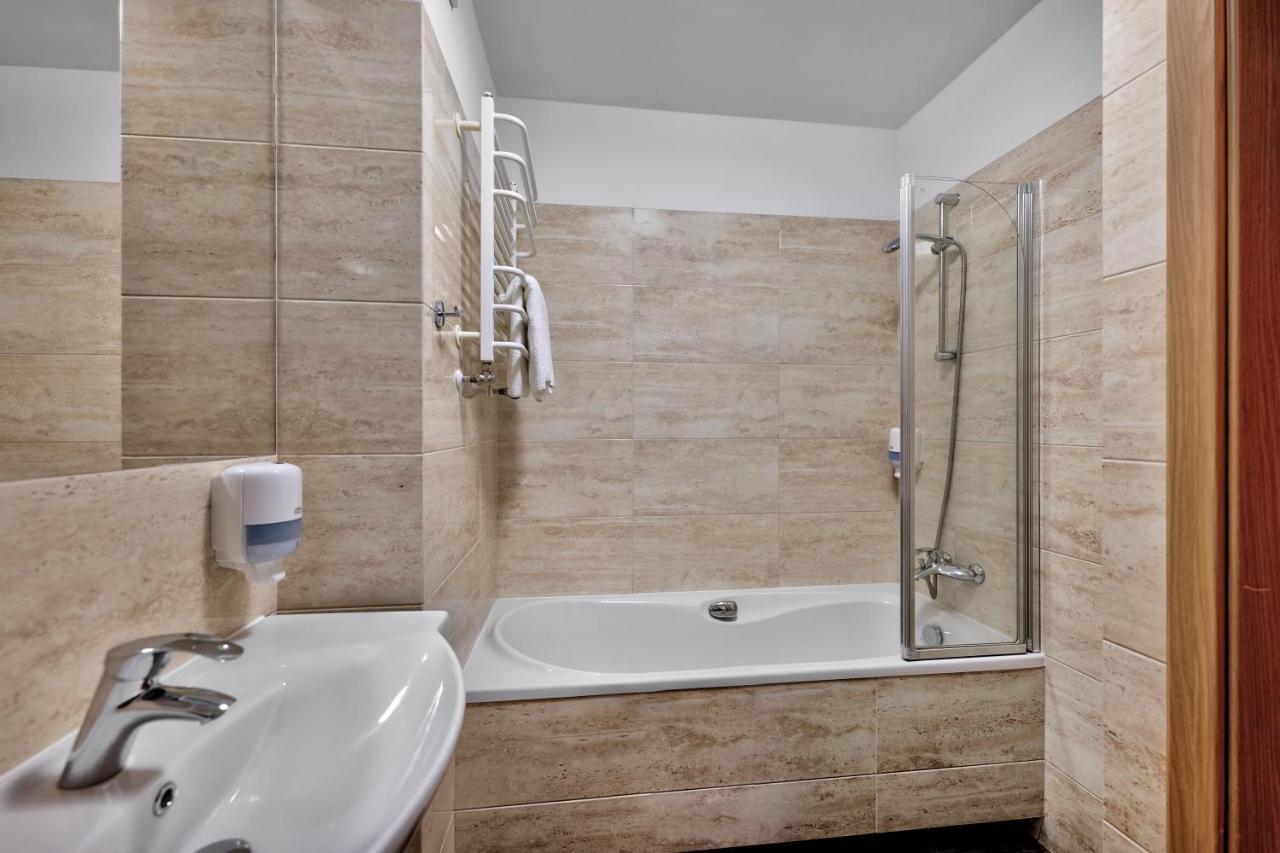 Hotel Lesny Bialystok Bagian luar foto