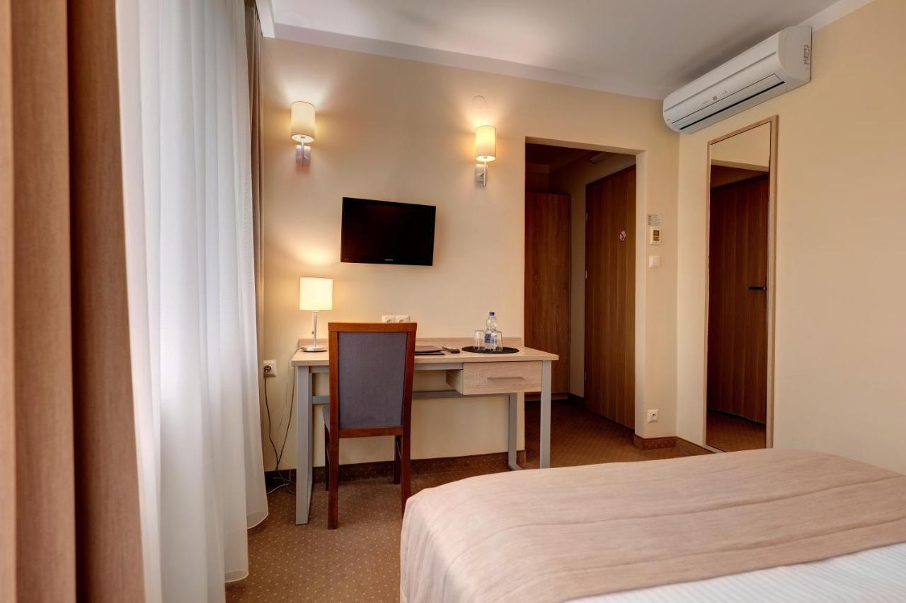 Hotel Lesny Bialystok Bagian luar foto