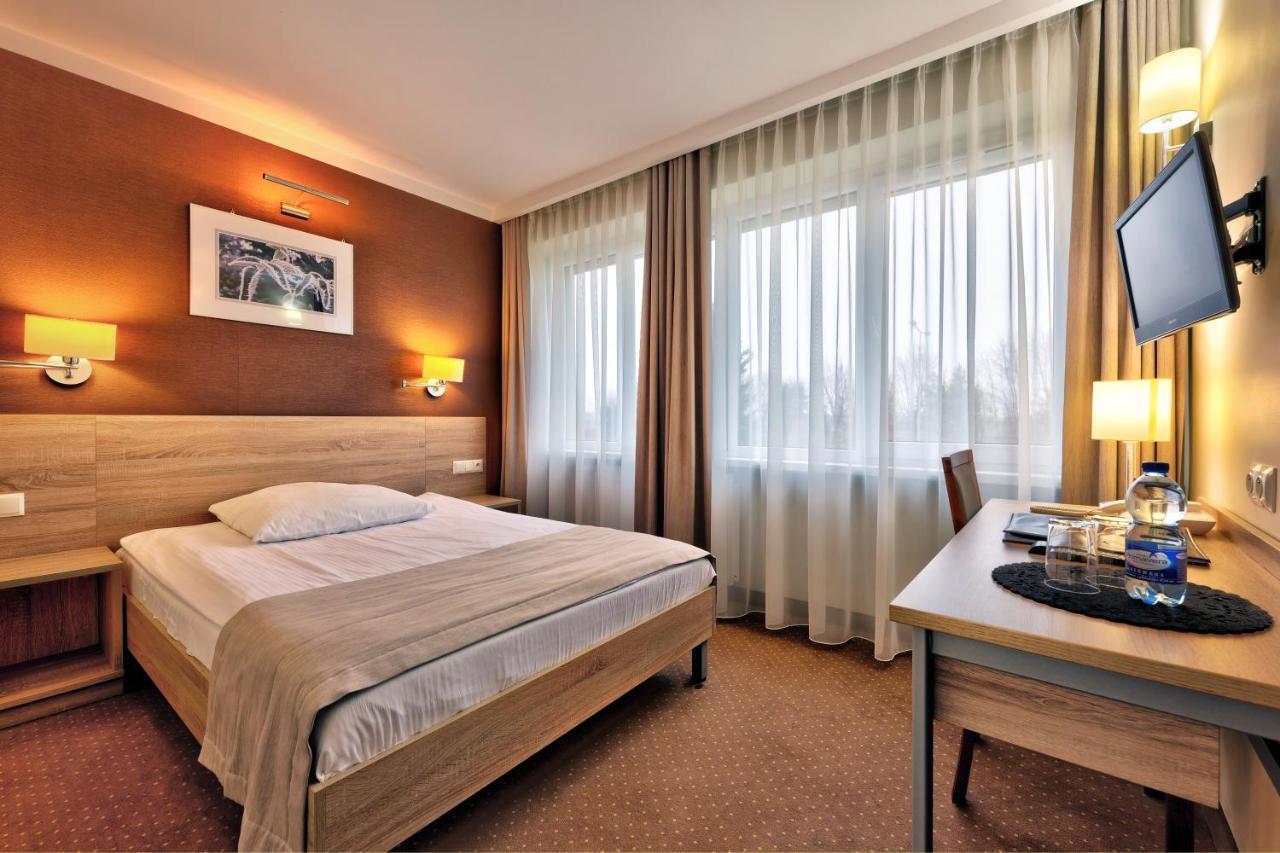 Hotel Lesny Bialystok Bagian luar foto
